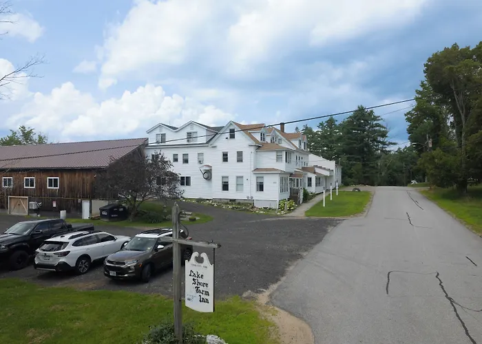 Lake Shore Farm Inn