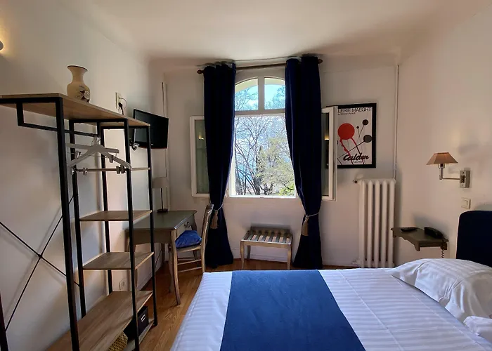 Logis Hotel La Bellaudiere