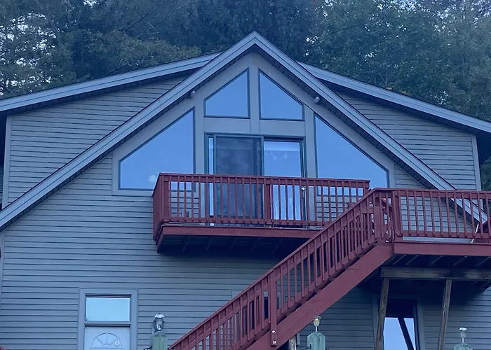 Hill View Motel And Cottages