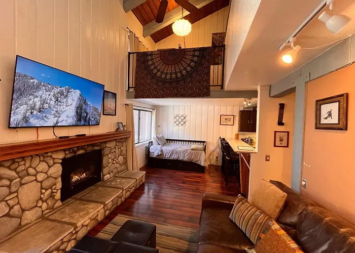 Msrc101 - Walk-To-Lifts Condo With Hot Tub, Dog Friendly