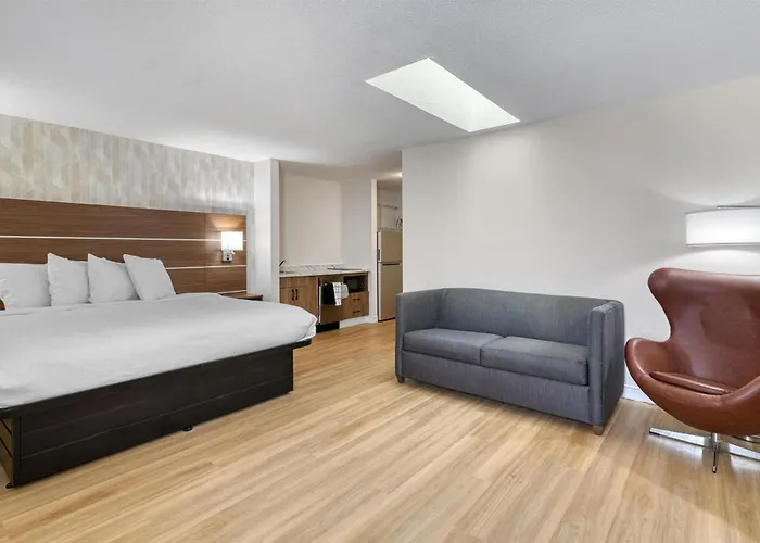 Baldwin Inn & Suites, Surestay Collection By Best Western