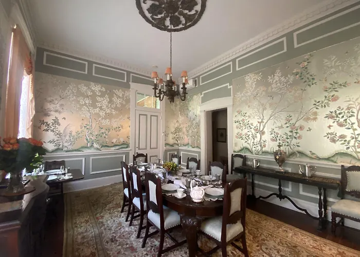 Corners Mansion Inn - A Bed And Breakfast