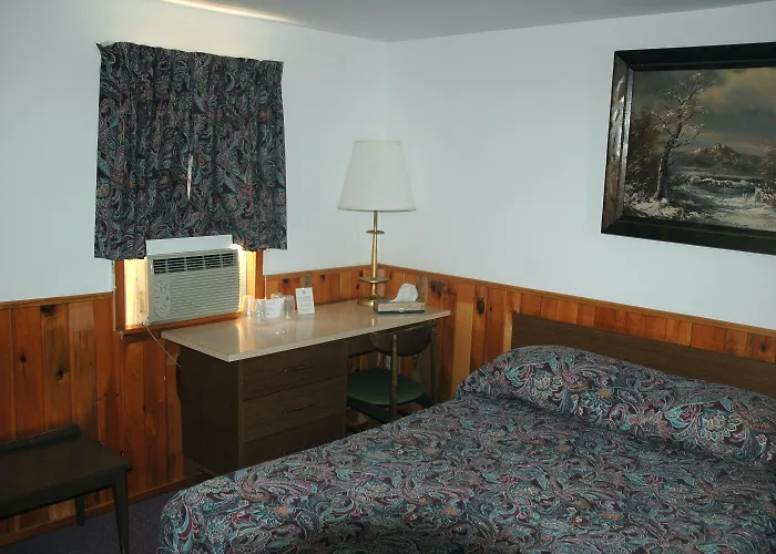 Luzerne Court Motel