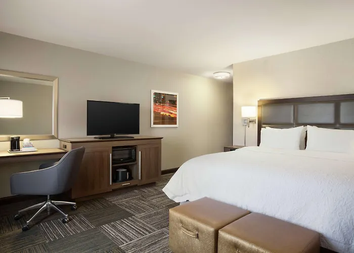 Hampton Inn & Suites Minooka