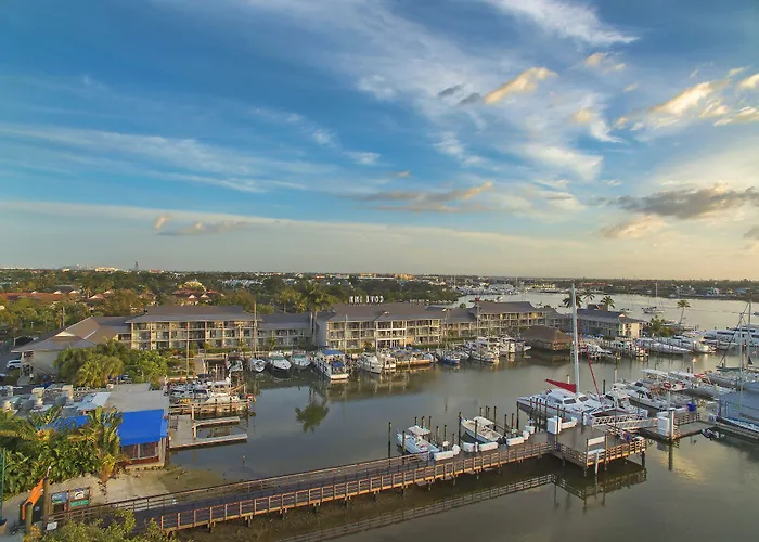 Cove Inn On Naples Bay