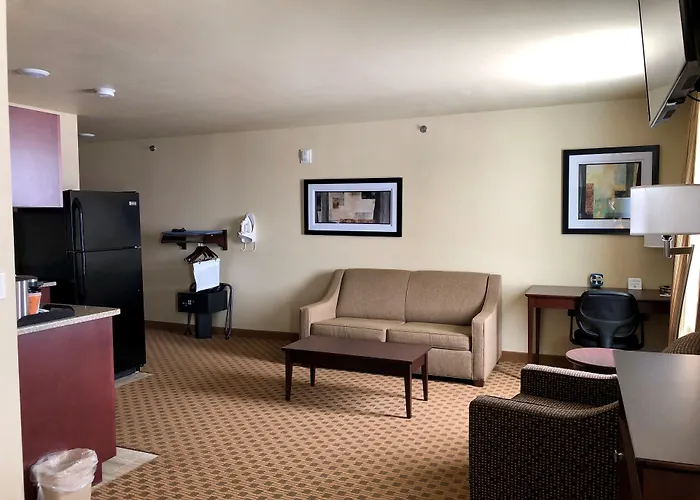 Cobblestone Hotel & Suites Pulaski/Green Bay