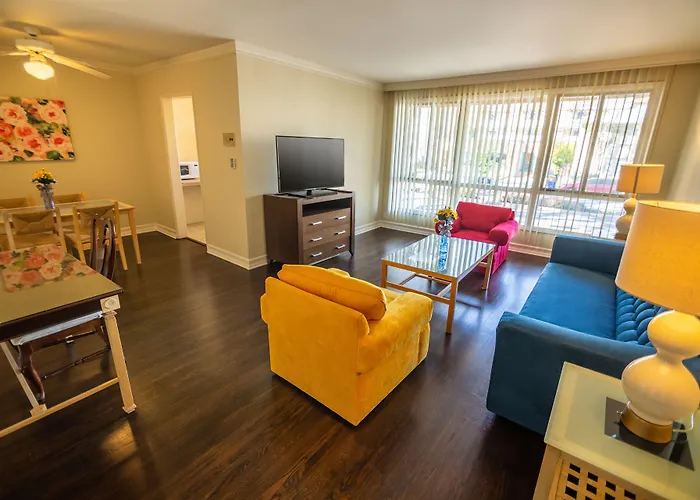 Cal Mar Hotel Suites