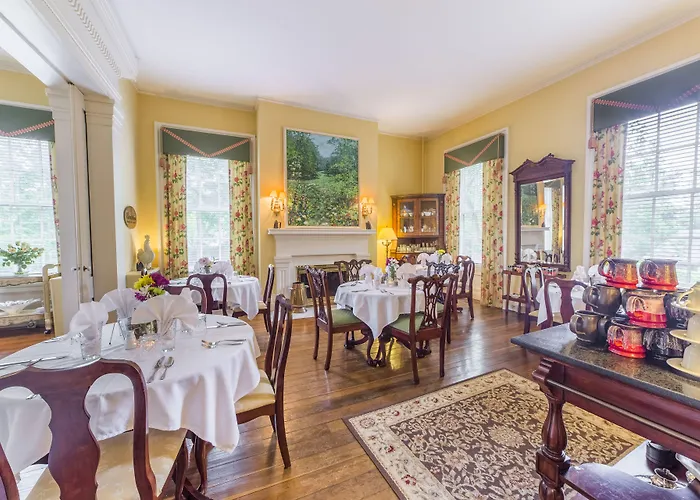 Bourbon Manor Bed & Breakfast Inn