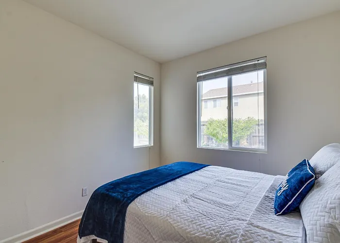 7 Mi To Lake Yosemite: Family Home W/ Fenced Yard