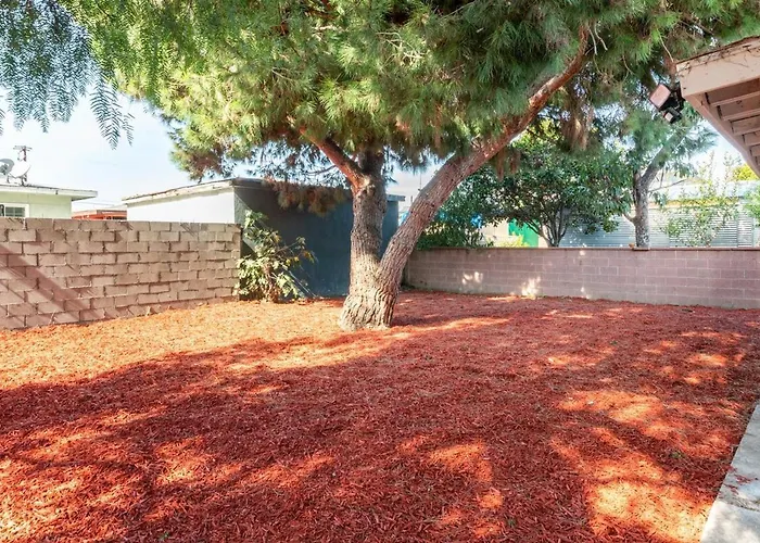 Spacious 5 Bedroom Brand New House Lax