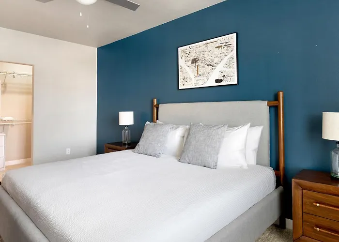 Landing Apartments - Solace At Ballpark Village