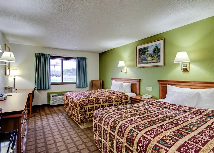 Bloomer Inn & Suites
