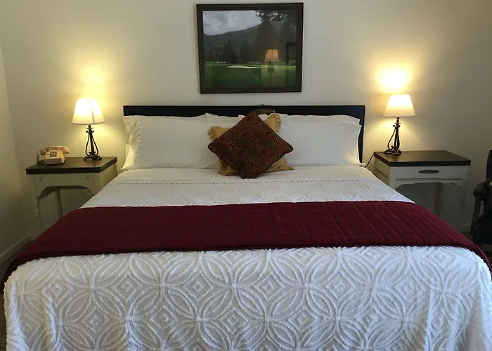 Cardinal Inn