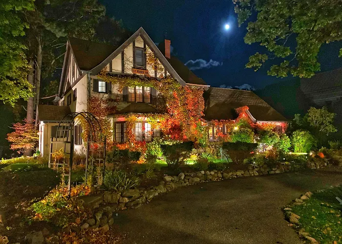 Ivy Manor Inn Village Center