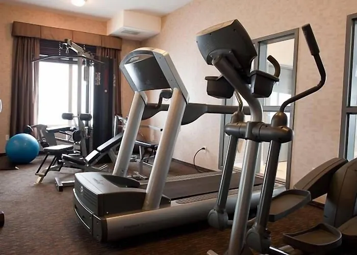 Paradise Inn And Suites