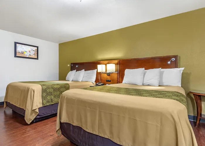 Rose City Inn & Suites