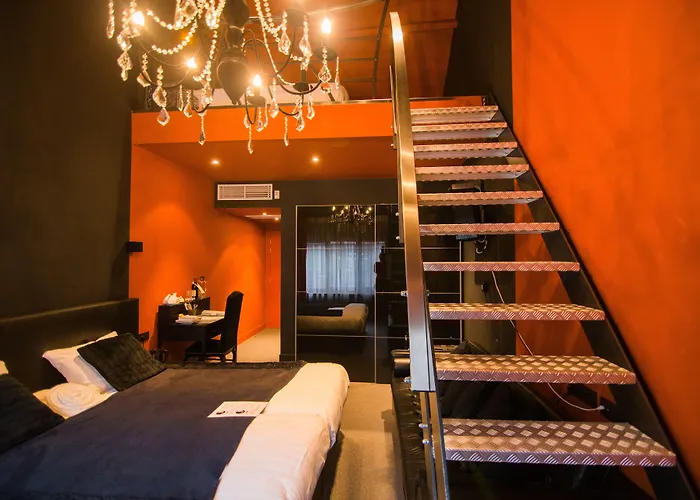 Hotel Moon