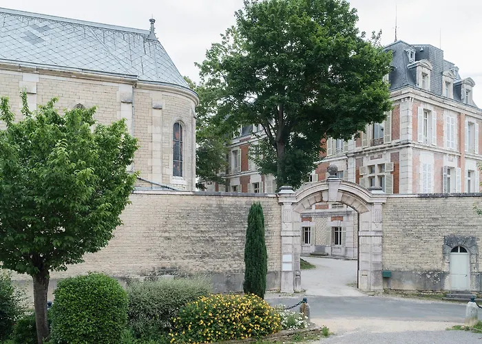 Chateau Saint-Michel - Cercle Des Grands Crus