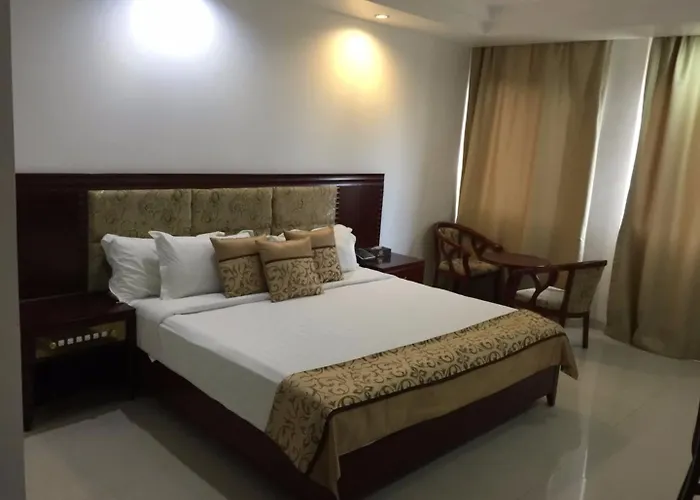 Emerald Hotel & Restaurant
