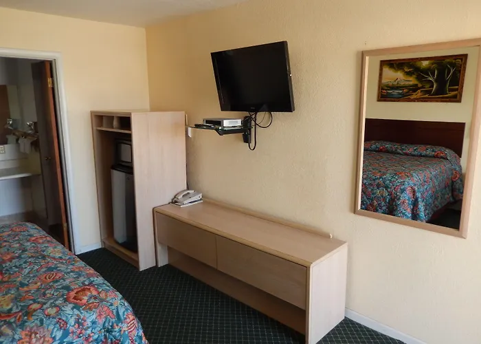 Townsman Motel