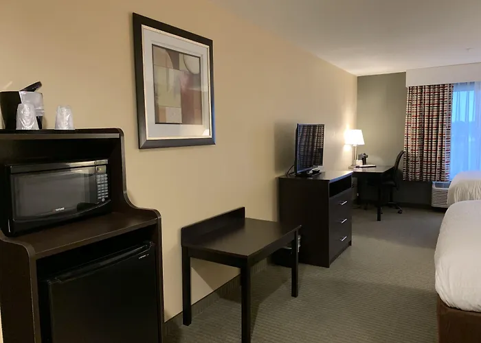 Days Inn & Suites By Wyndham Florence/Jackson Area