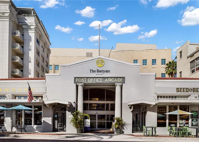 The Banyan Hotel Fort Myers Tapestry Collection By Hilton