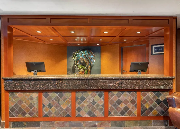Lloyd Hotel Astoria Bayfront. An Ascend Collection Hotel