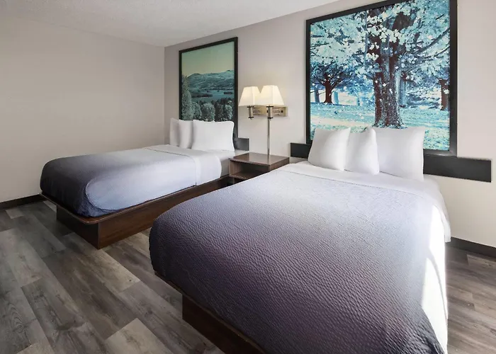 Super 8 By Wyndham Latham - Albany Airport
