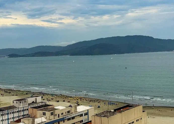 Moderno Flat no Gonzaga na quadra da Praia