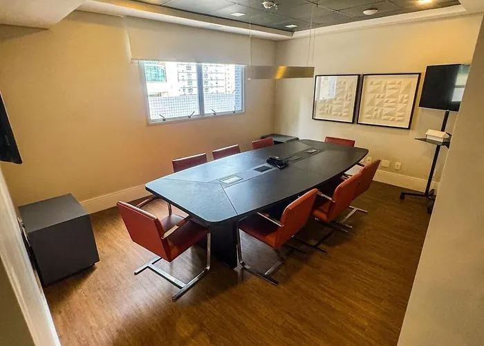 Moderno Flat no Gonzaga na quadra da Praia