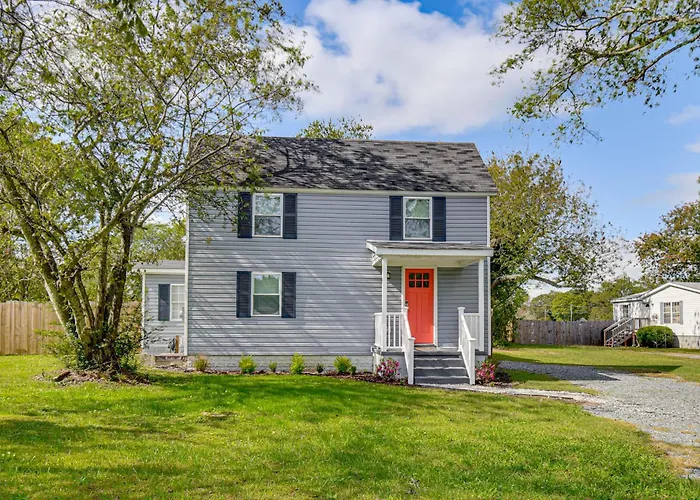 Beach Days & Dtwn Charm! Cape Charles Cottage