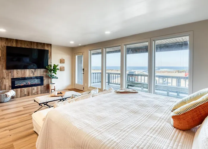 Bay Suites Studio A Modern Coastal Escape In The Heart Of Depoe Bay
