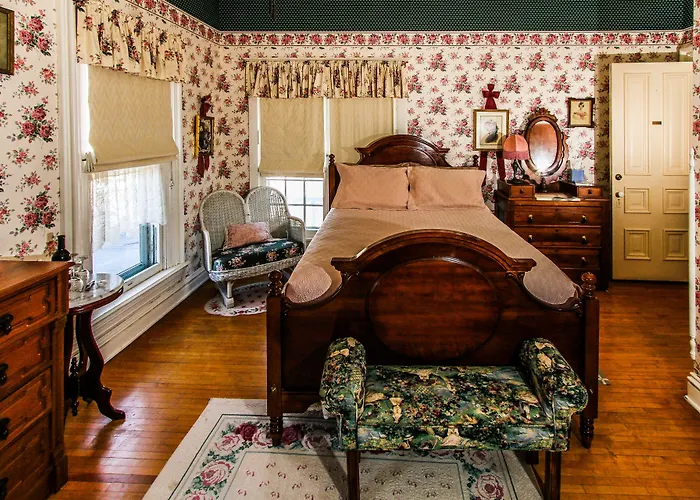 Carriage House Bed & Breakfast