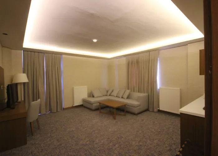 Garden Zara Hotel