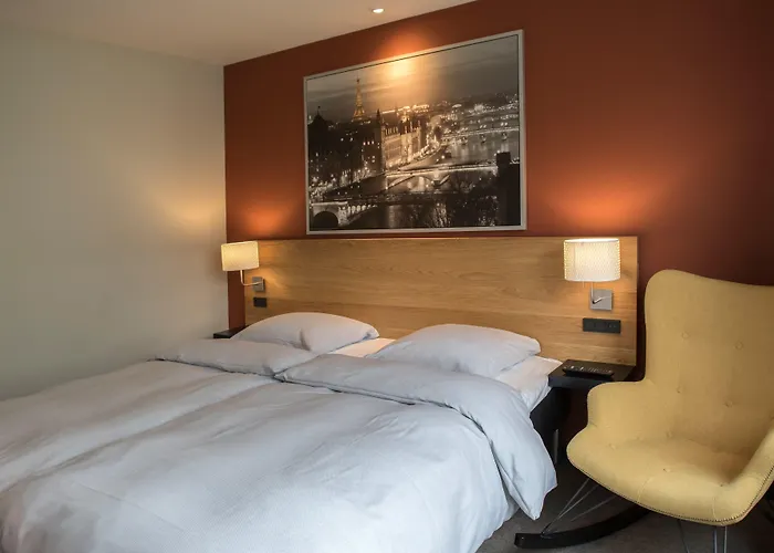 Hotel 6400