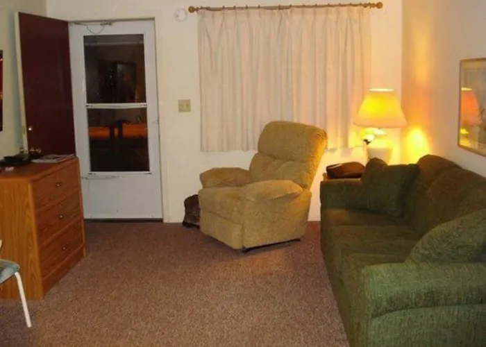 Lakeshor Motor Inn