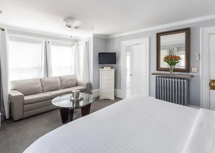 Queen Vic Guest House (Adults Only)