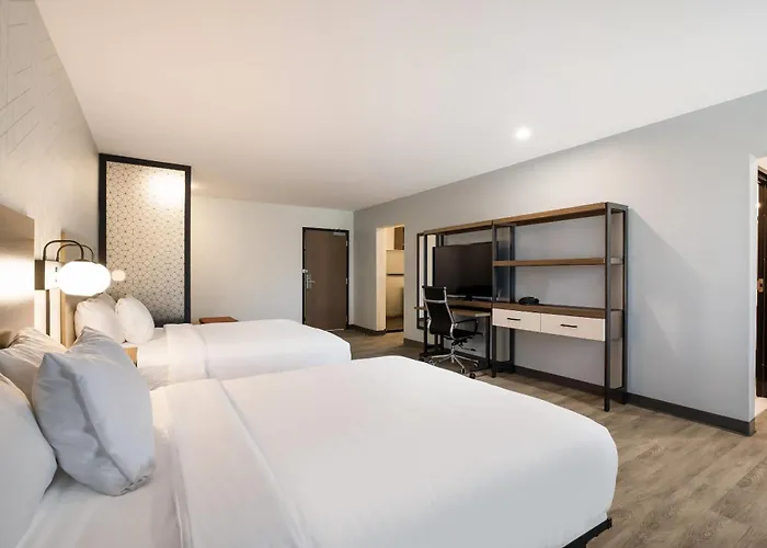 Everhome Suites Corona