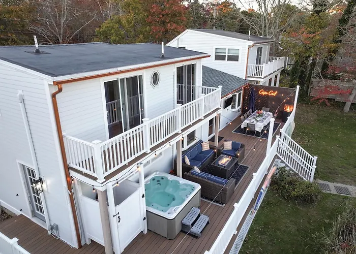 Waterfront Escape Hottub, Pets Ok, Pool Table