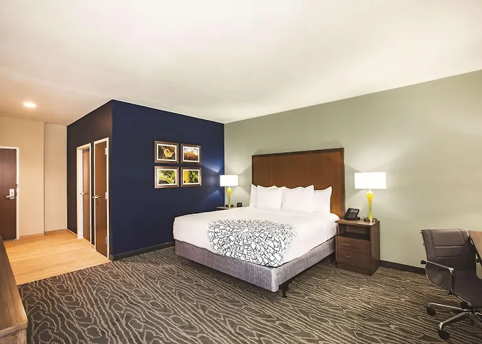 La Quinta By Wyndham Wichita Northeast