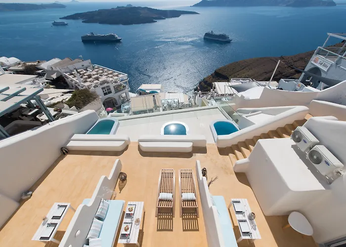 On The Cliff Hotel Fira 