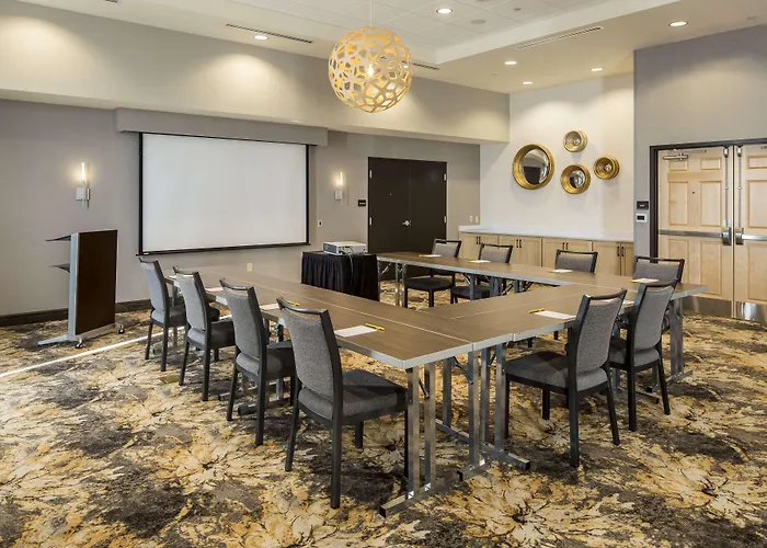 Hilton Garden Inn Pittsburgh Airport