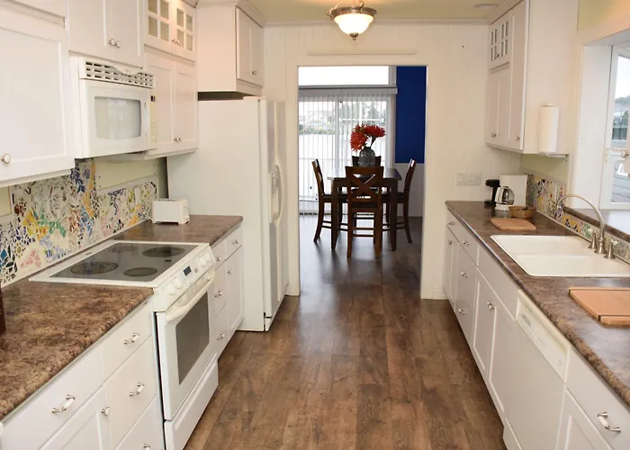 Longliner Lodge And Suites
