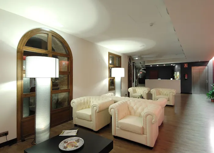 Hotel Cienbalcones