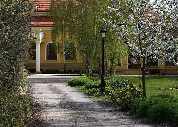 Hotel *** Plauter Kuria