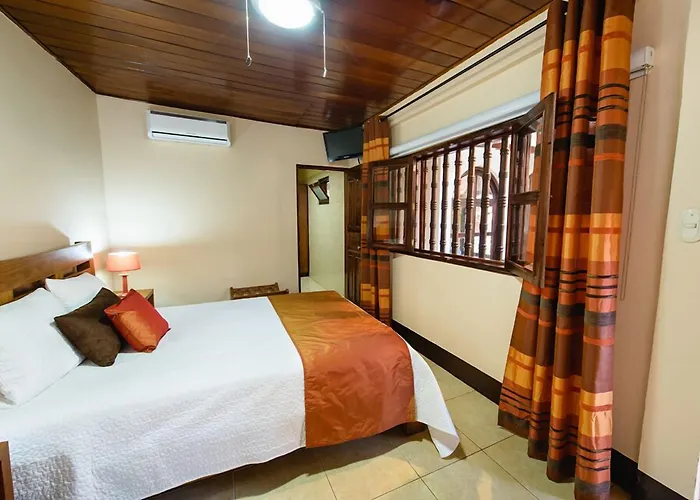Hotel Flor De Sarta