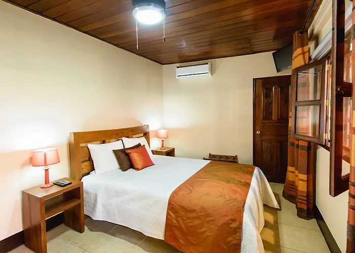 Hotel Flor De Sarta