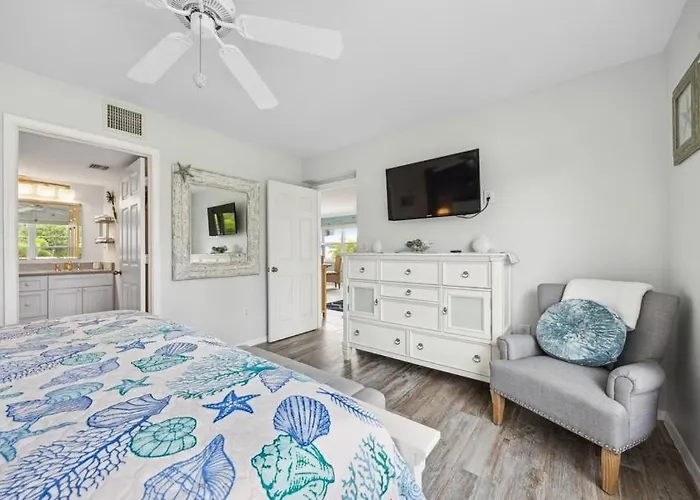 Luxurious Island 3 Bed Retreat I Walk To Beach