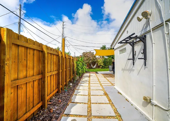 Tropical Retreat In Miami Beach