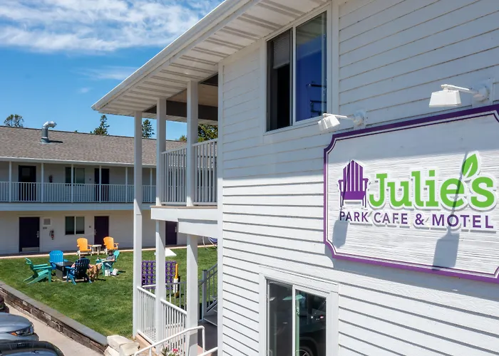 Julie'S Park Cafe & Motel